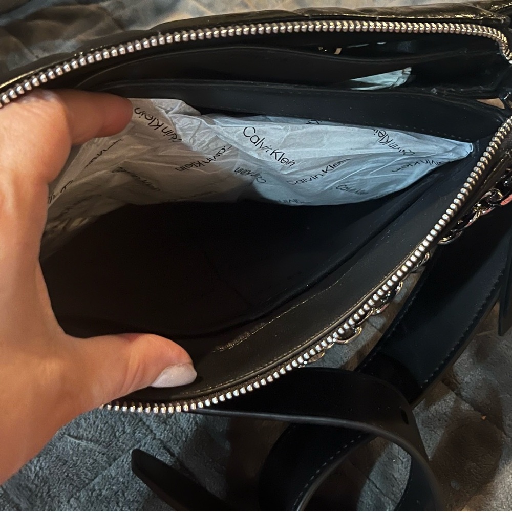 Calvin Klein Quilted Black Crossbody Bag with Silver Chain Detail New with Tags - Picture 10 of 11